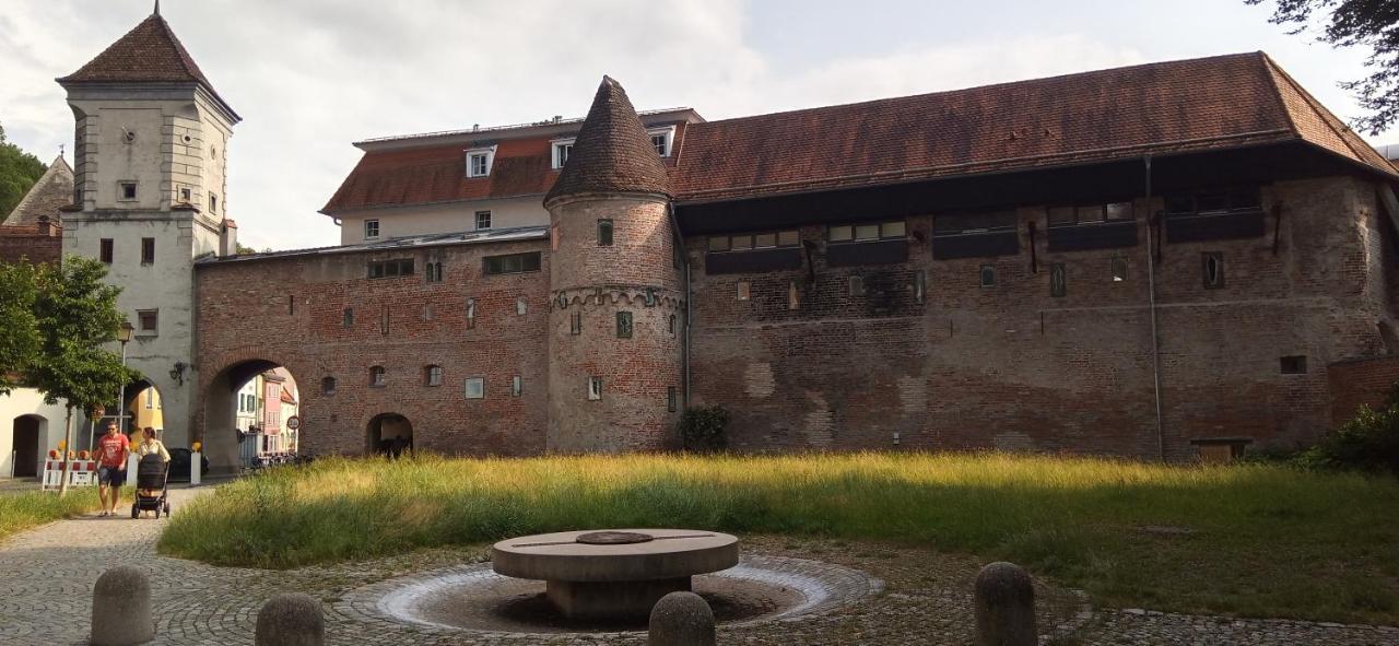 Grosses Zimmer Bad Kueche Wohnzimmer Terasse Garten Zentral Ruhig Landsberg am Lech Exterior photo